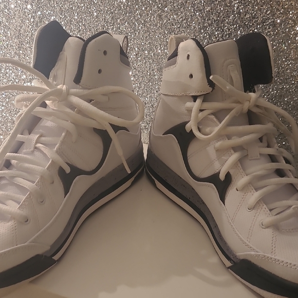 Nike AIR Jordan Flight TR 97 Men's White and Black Sneakers with Red Accent - Picture 5 of 7